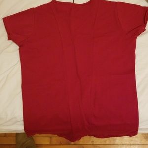 Pocket Scoop Neck - Deep Red